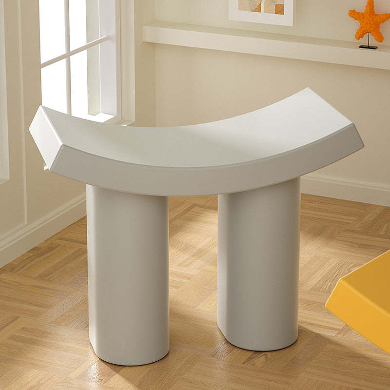 Nordic Plastic Curved Cylinder Low Stool for Entryway — Green