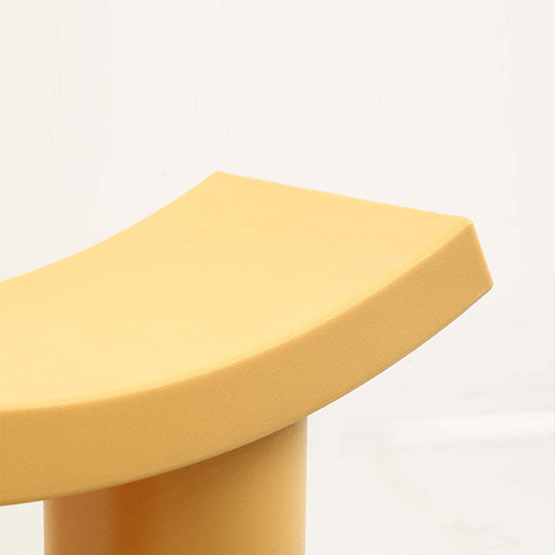 Nordic Plastic Curved Cylinder Low Stool for Entryway
