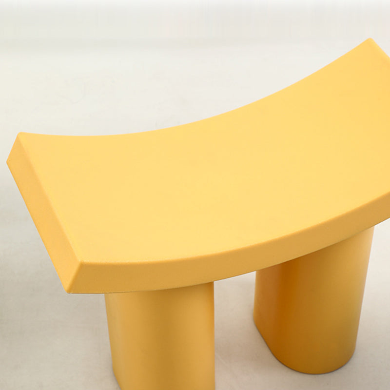 Nordic Plastic Curved Cylinder Low Stool for Entryway