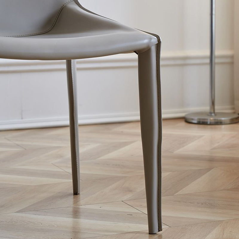 Minimalist Saddle Leather Bench