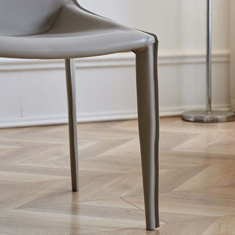 Minimalist Saddle Leather Bench