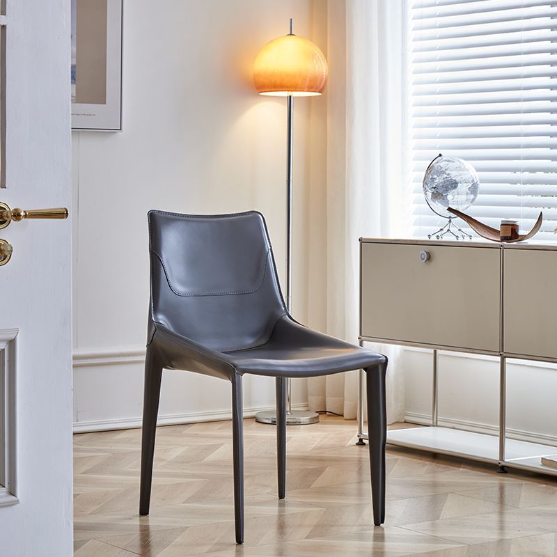 Minimalist Saddle Leather Bench