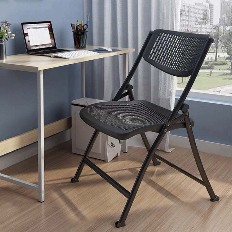 Minimalist Iron Plastic Desk Chair — Black