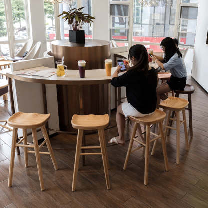 Nordic Concave Solid Wood Backless Bar Stool