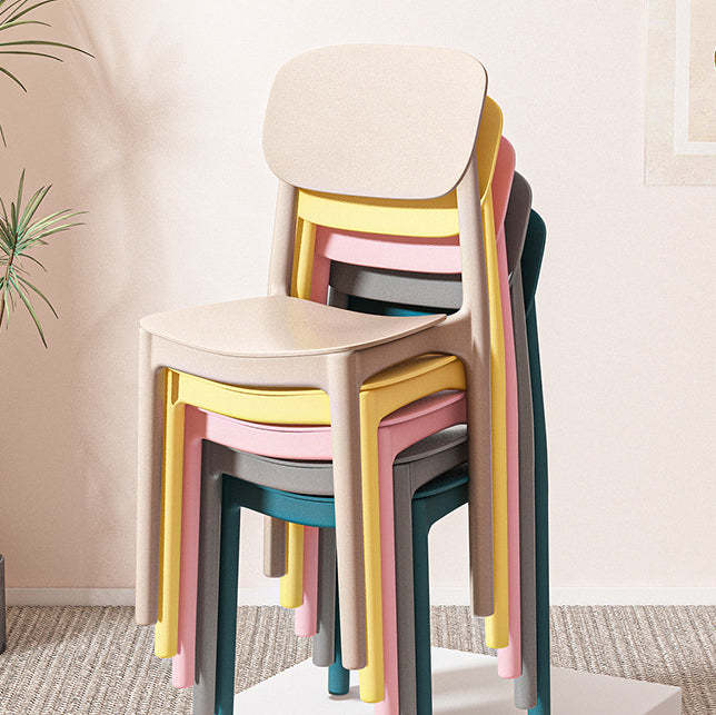 Minimalist Curved Dining Chair