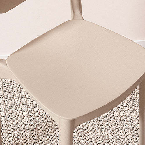 Minimalist Curved Dining Chair