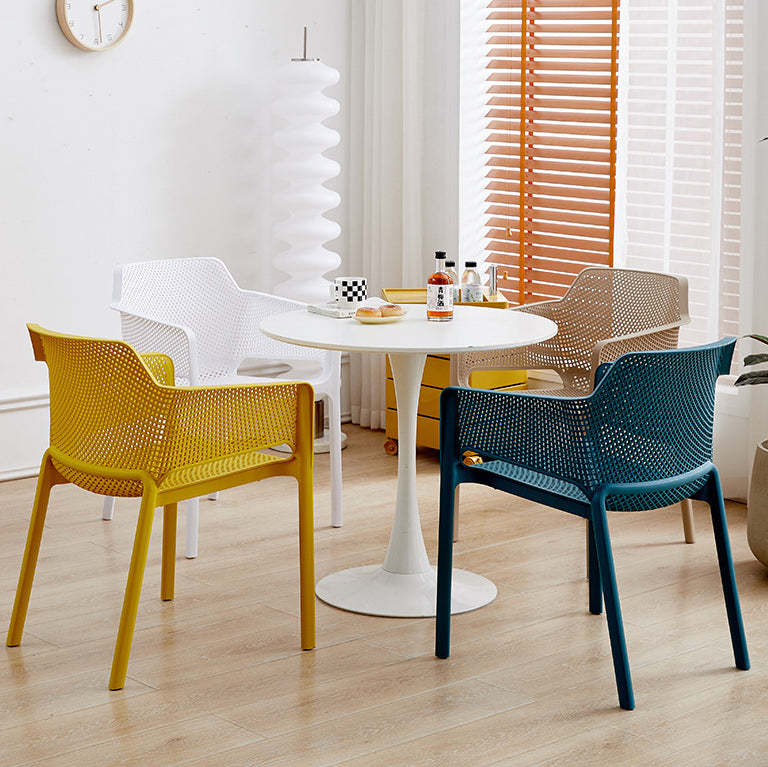 Minimalist Curved Dining Chair