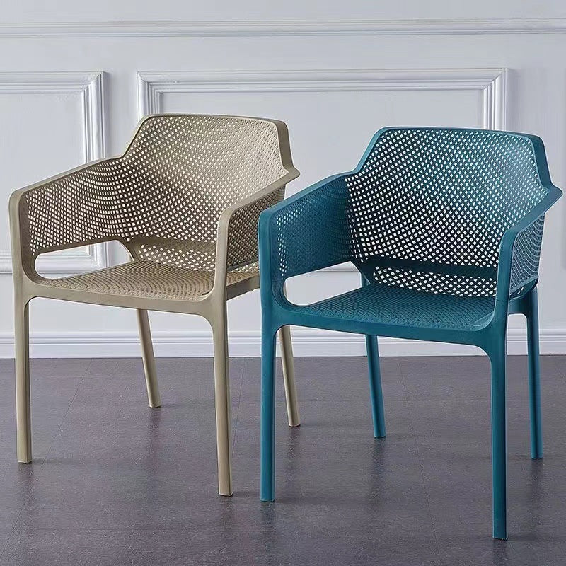 Minimalist Curved Dining Chair