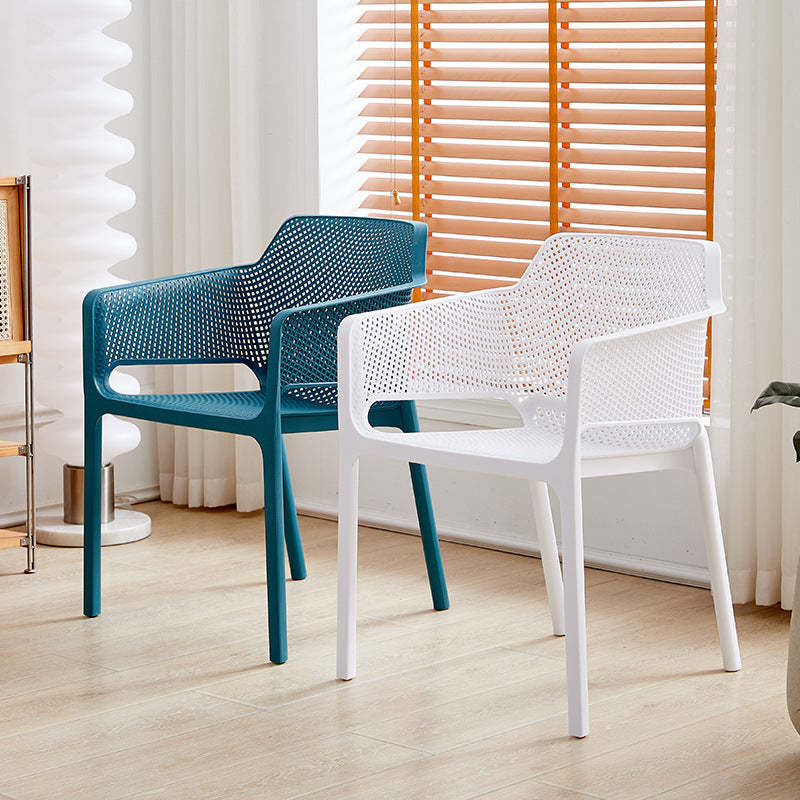 Minimalist Curved Dining Chair