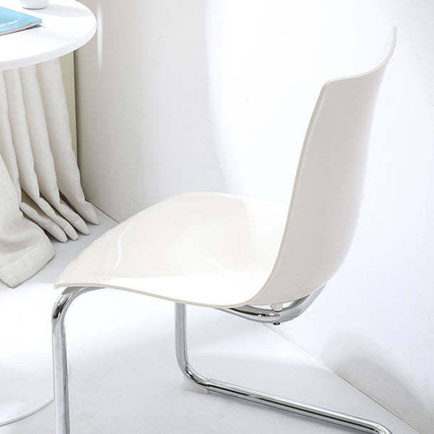 Minimalist Plastic Metal Curved Dining Chair