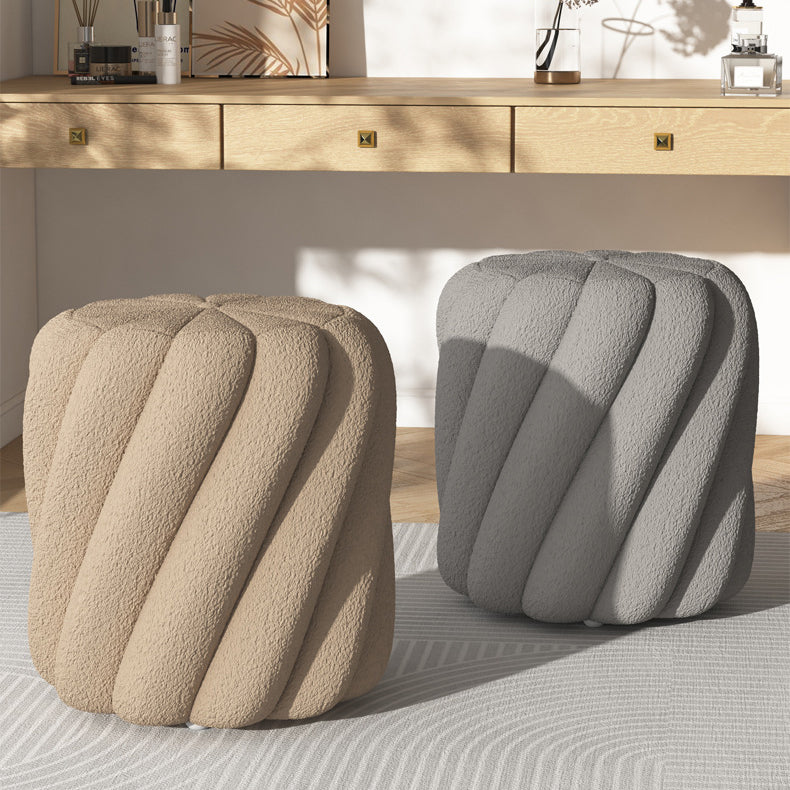 Scandinavian Lamb Fleece Solid Wood Portable Vanity Stool — Pink