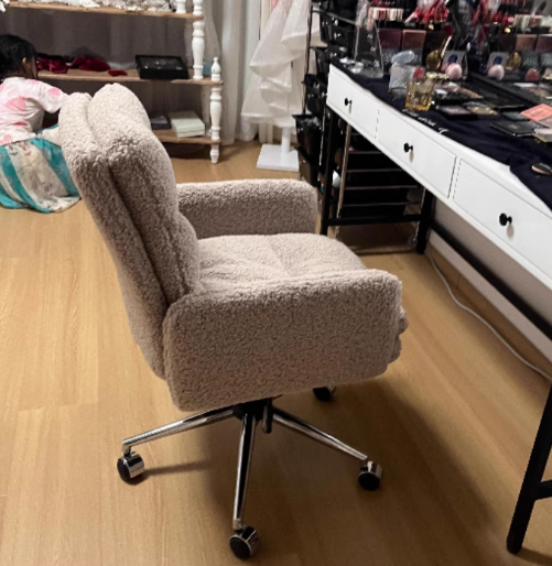 Minimalist Liftable Swivel Lambswool Desk Chair