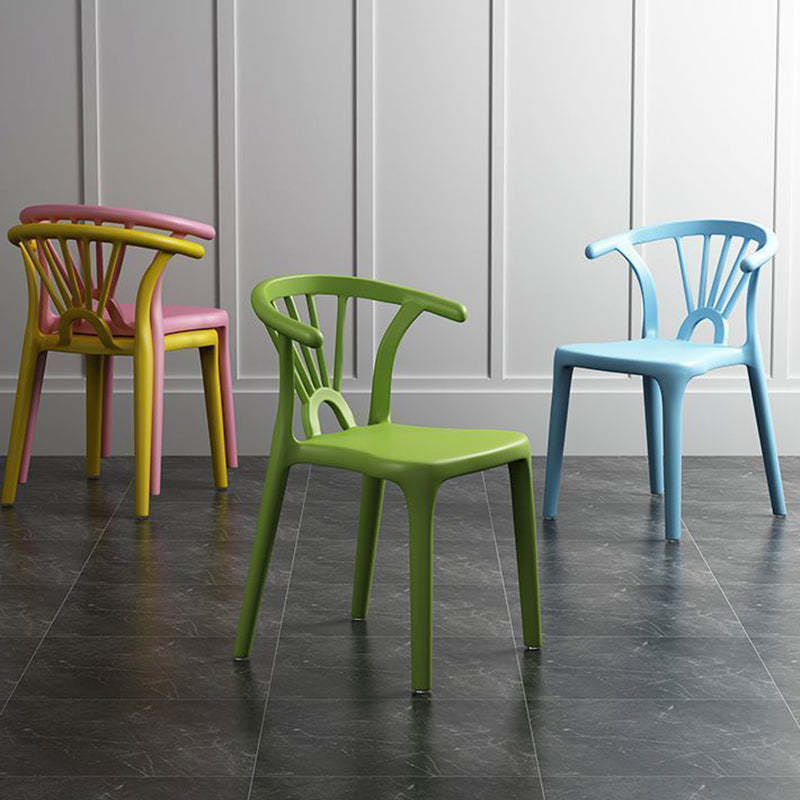 Modern Curved Plastic Dining Chair — Ginger