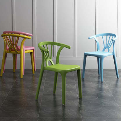 Modern Curved Plastic Dining Chair — Ginger