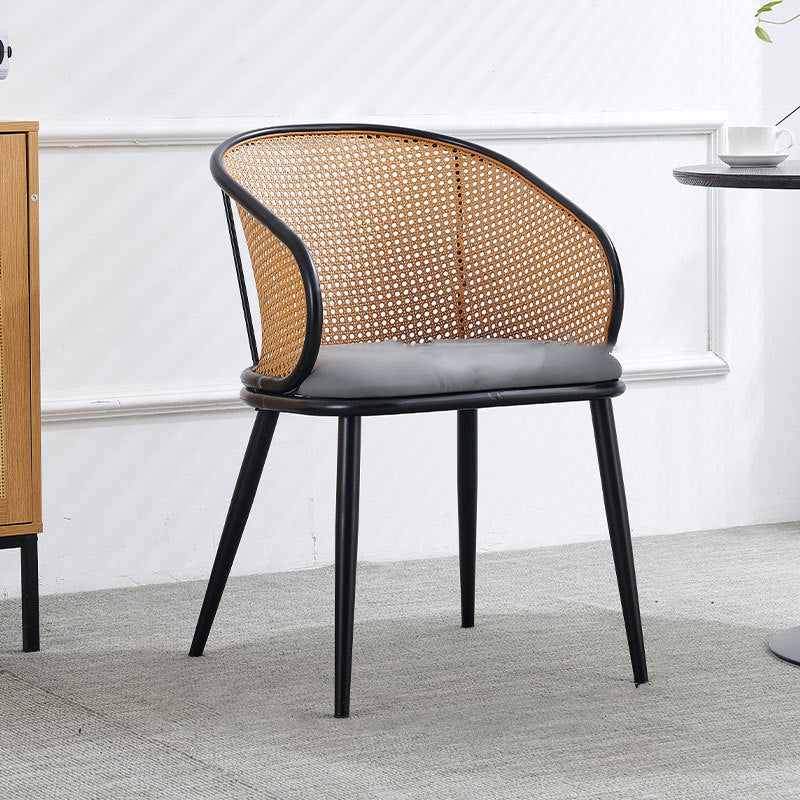 Minimalist Half-Bag U-Curved Leather Dining Chair