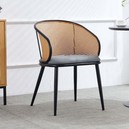 Minimalist Half-Bag U-Curved Leather Dining Chair