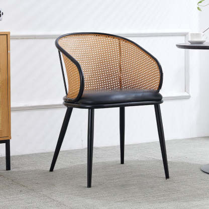 Minimalist Half-Bag U-Curved Leather Dining Chair