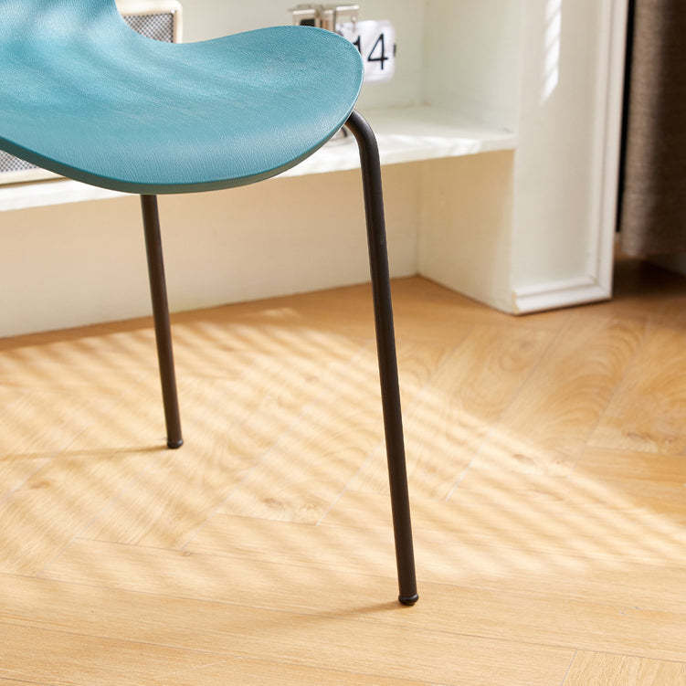 Irregular Curved Metal Dining Chair — Black / White