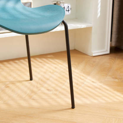 Irregular Curved Metal Dining Chair — Black / White