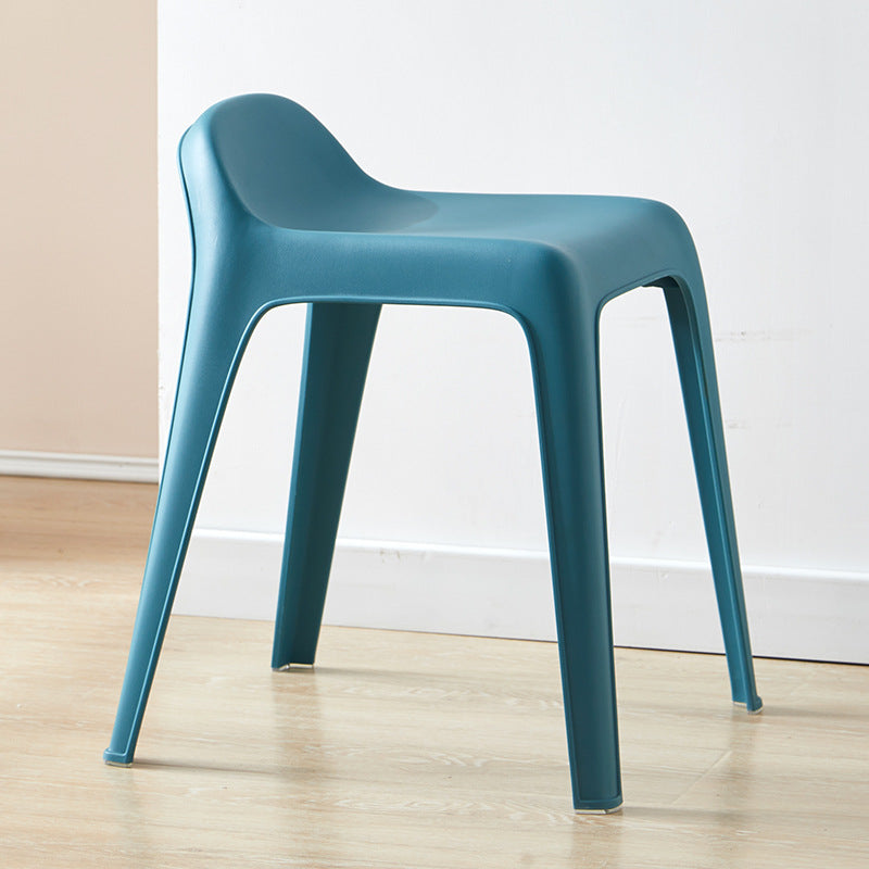 Minimalist Curved Plastic Chair