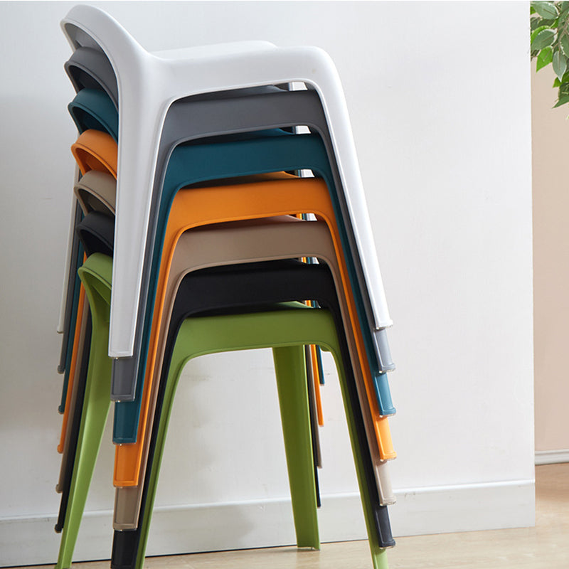 Minimalist Curved Plastic Chair
