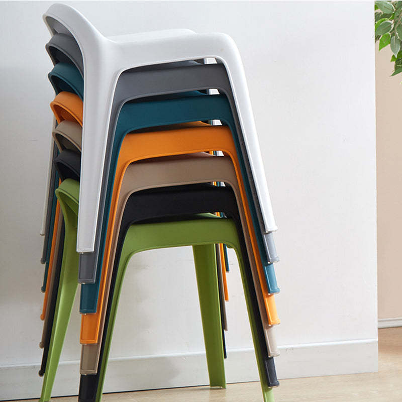 Minimalist Curved Plastic Chair