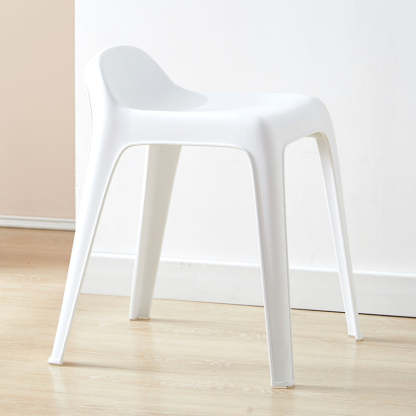 Minimalist Curved Plastic Chair
