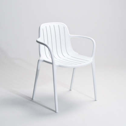 Scandinavian Bend Seam Plastic Dining Chair