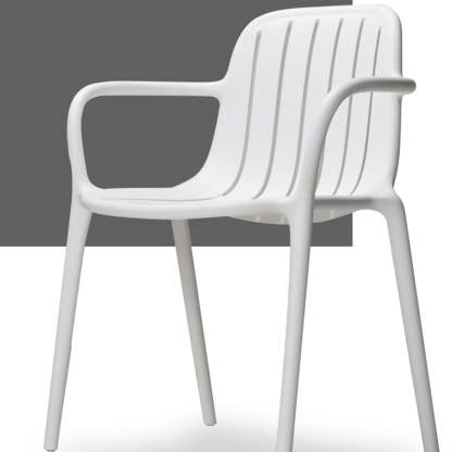Scandinavian Bend Seam Plastic Dining Chair