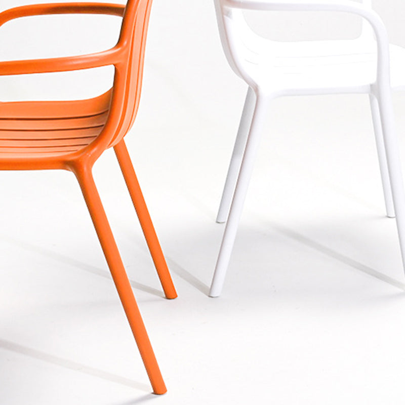 Scandinavian Bend Seam Plastic Dining Chair