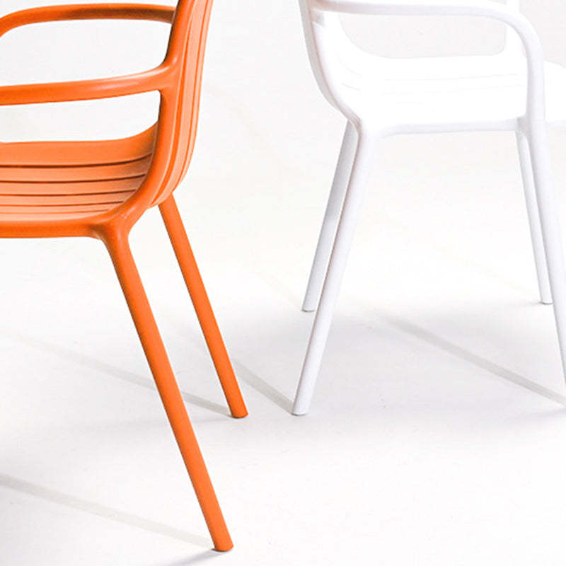 Scandinavian Bend Seam Plastic Dining Chair