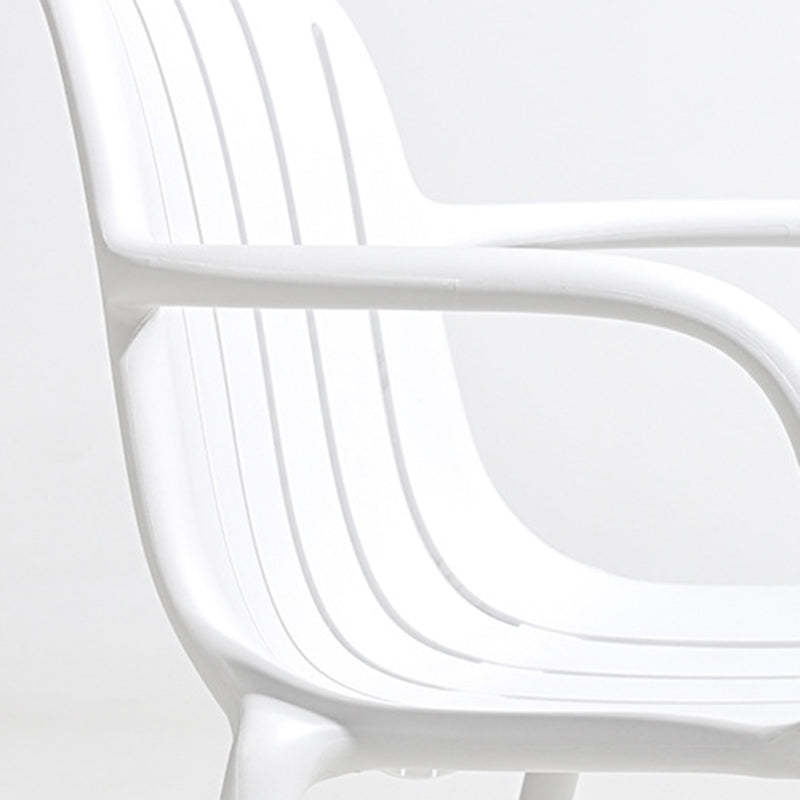 Scandinavian Bend Seam Plastic Dining Chair