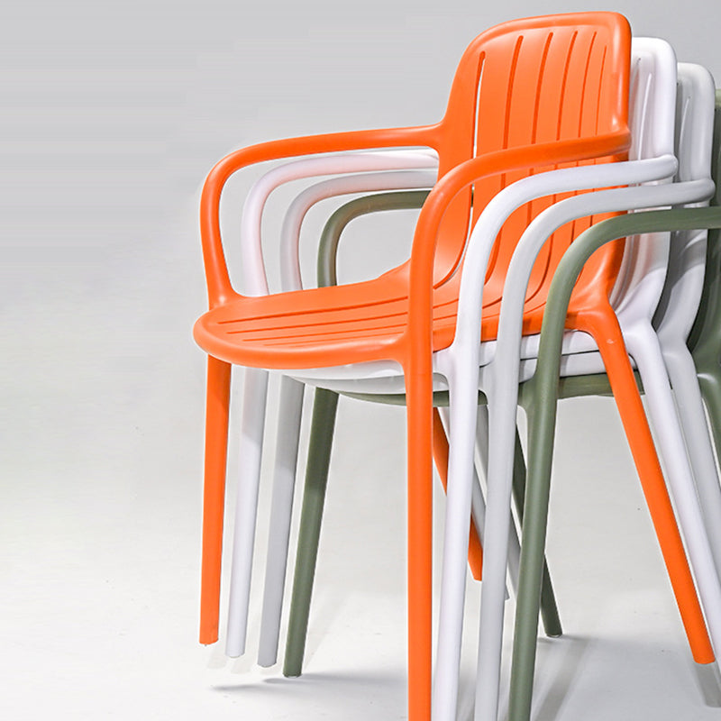 Scandinavian Bend Seam Plastic Dining Chair