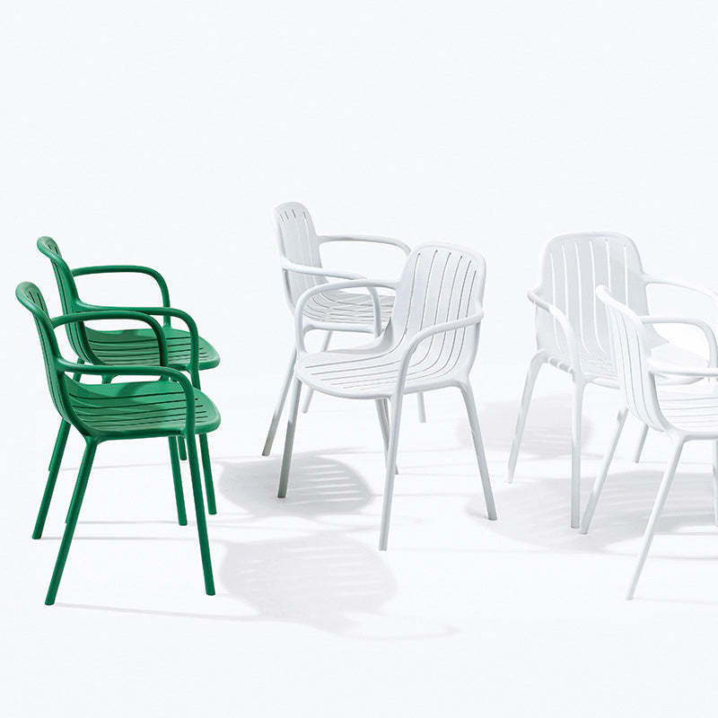 Scandinavian Bend Seam Plastic Dining Chair