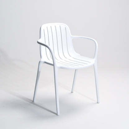Scandinavian Bend Seam Plastic Dining Chair