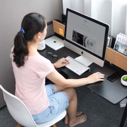 Minimalist Steel Medium Fiber Desk — B