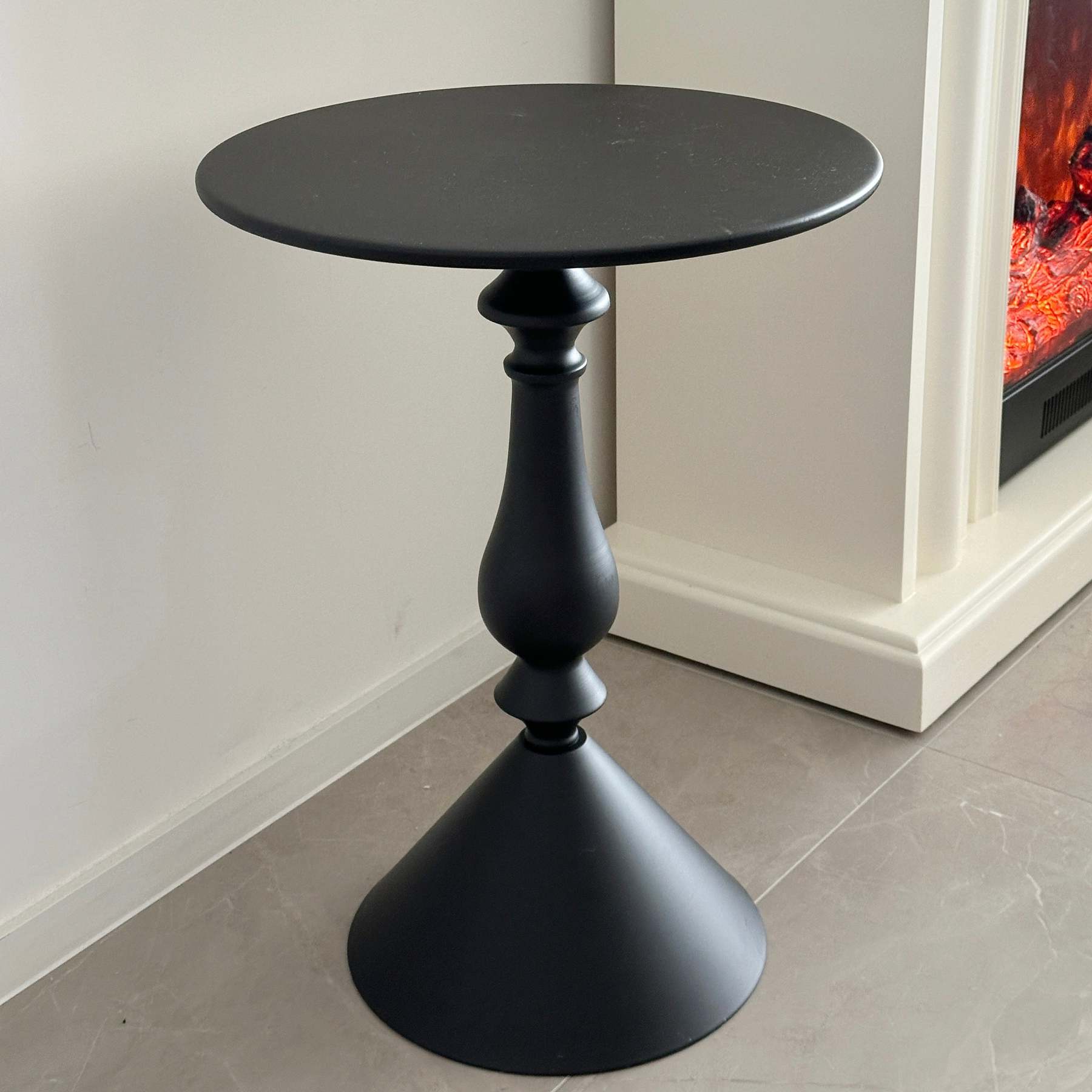 Nordic Round Candlestick Base Steel Coffee Table — White
