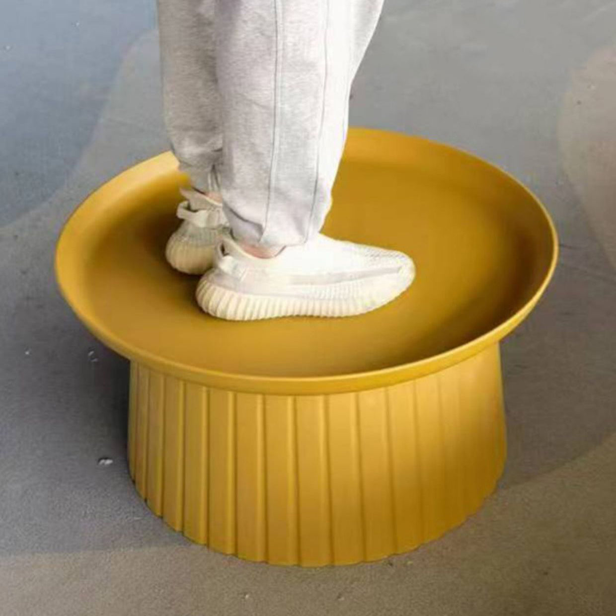 Minimalist Cylinder Plastic Coffee Table — Yellow