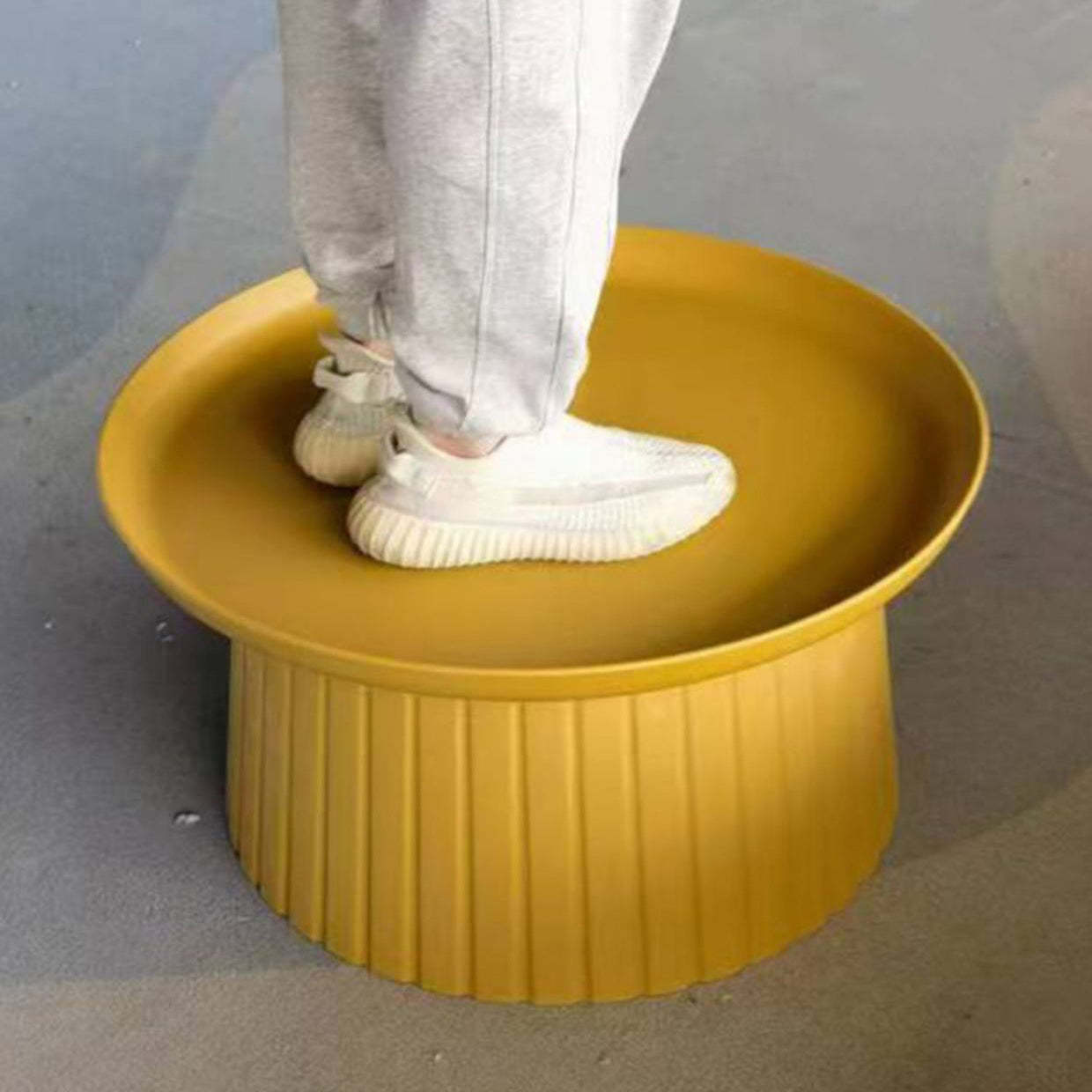 Minimalist Cylinder Plastic Coffee Table — Yellow