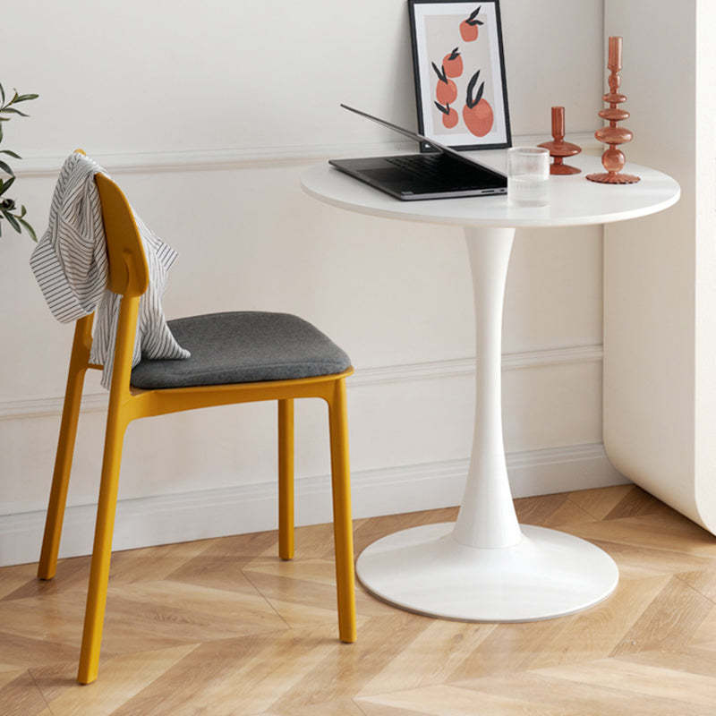 Scandinavian Round Iron 1-Tier Coffee Table