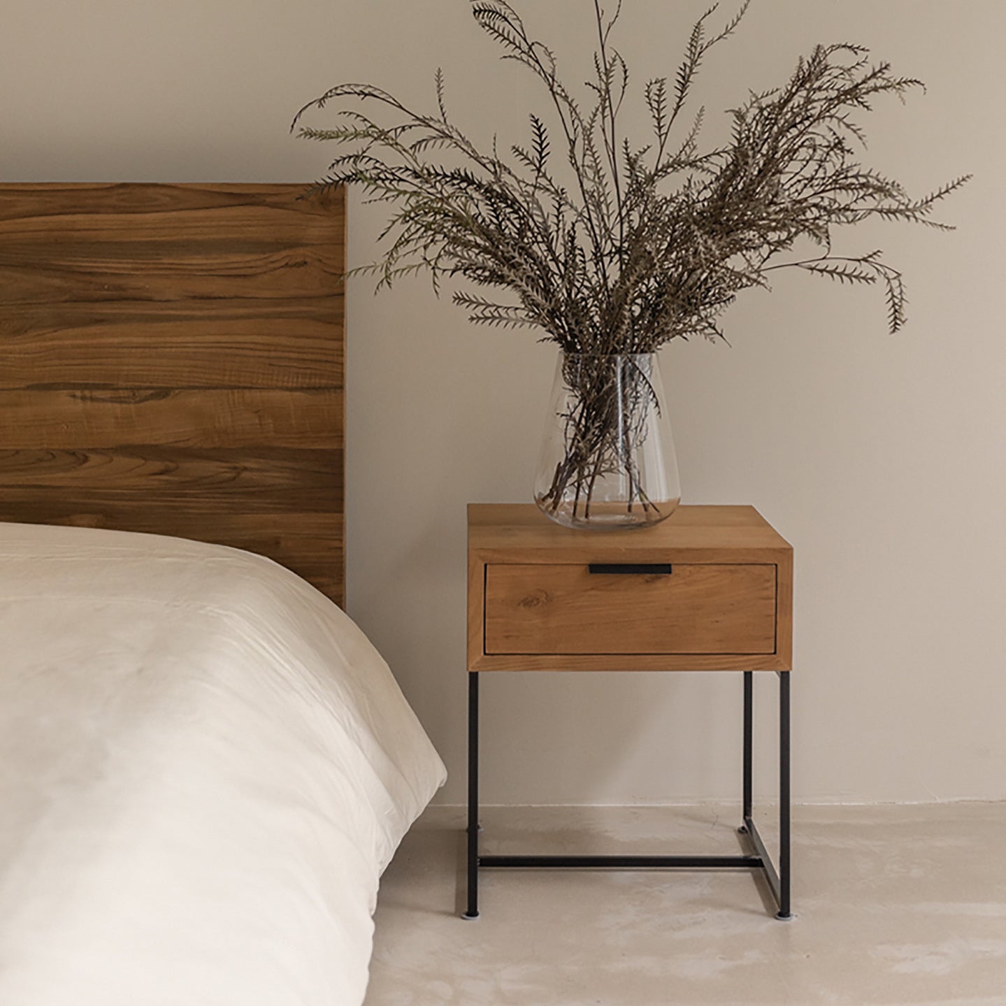 Japanese Wood Iron-Base Nightstand 1-Drawer