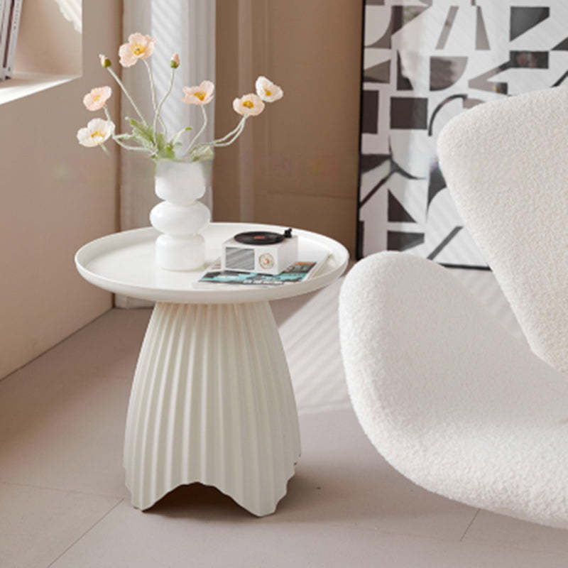 Scandinavian Lace Base Plastic End Table — Pink