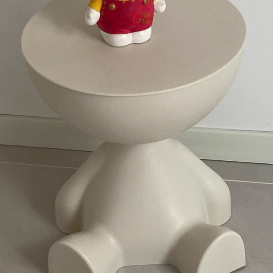 Contemporary Bear Round Plastic Side Table