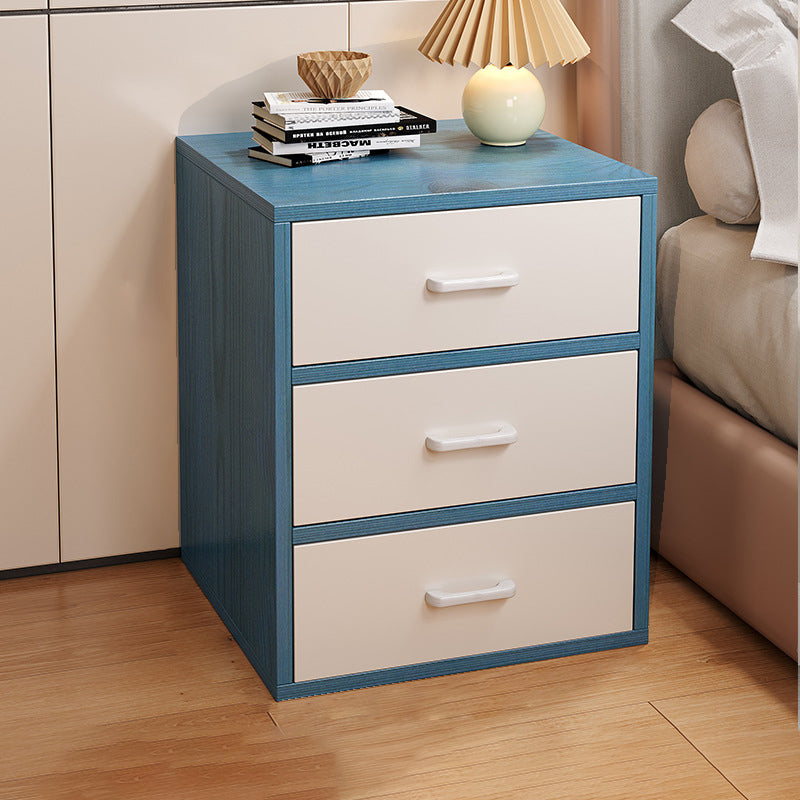 Minimalist Solid Wood 3-Drawer Nightstand