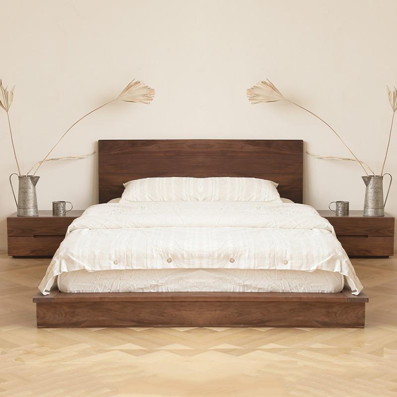 Scandinavian Solid Wood 2-Drawer Nightstand with Pulls