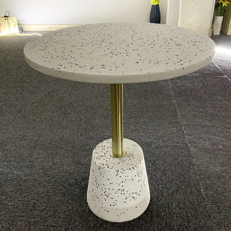 Scandinavian Tapered Graphite Iron End Table — Black