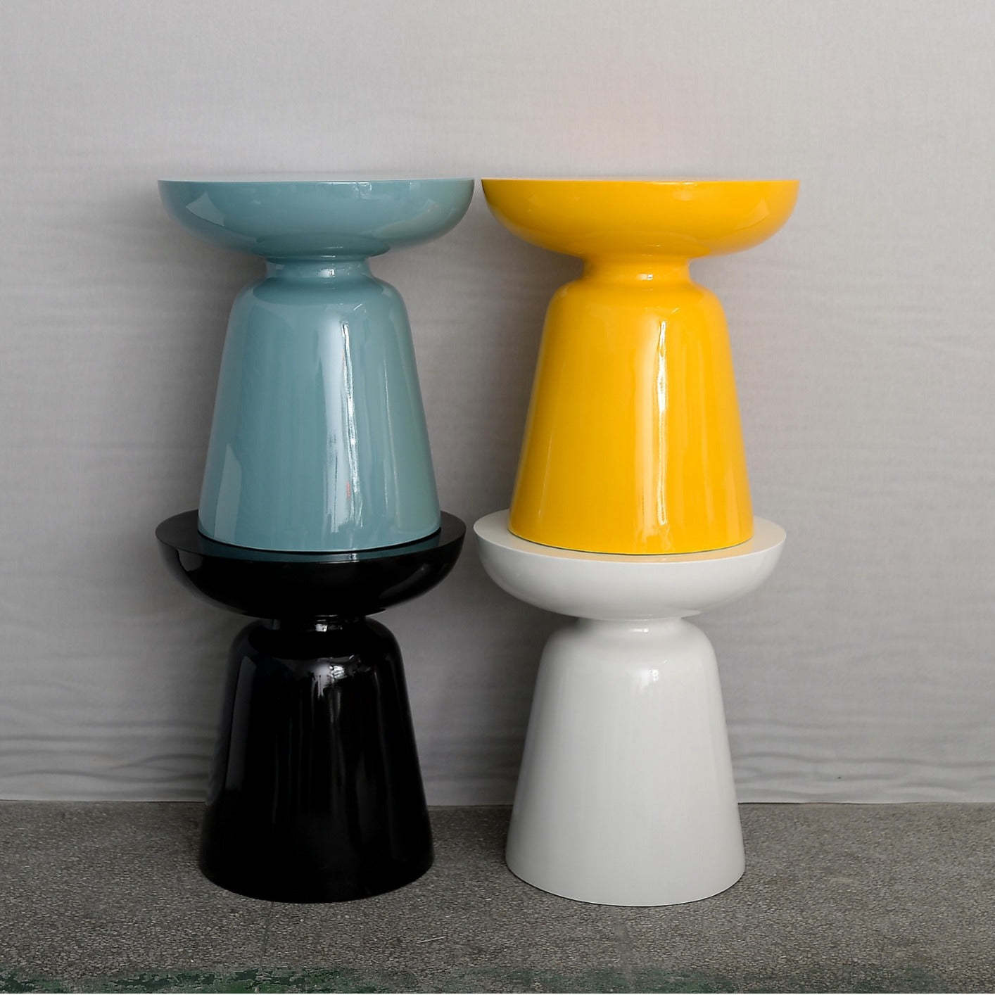 Scandinavian Round Stackable End Table — Black