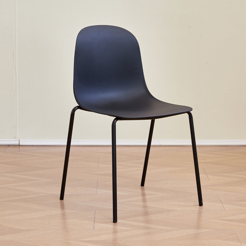 Minimalist Plastic Curved Dining Chair
