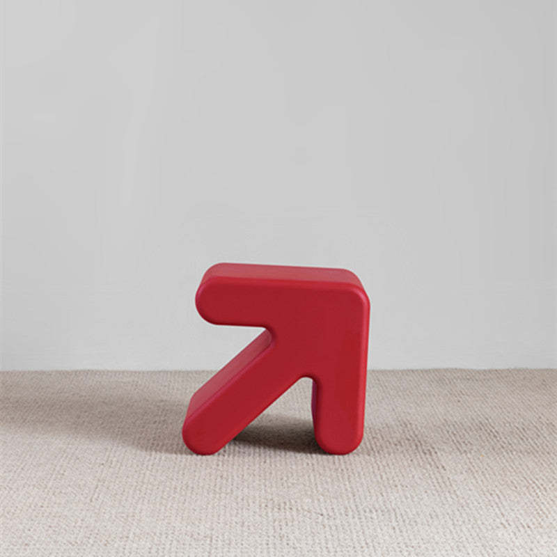 Creative arrowhead red accent chairs