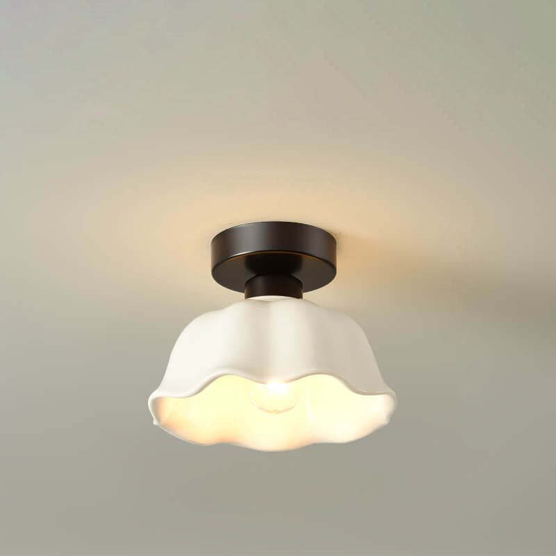 Scandinavian Iron Flower Diamond Light